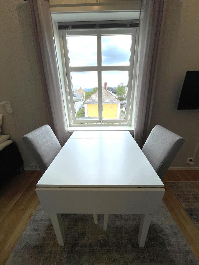 Presttind - Studio Apartment With Free Parking Narvik Extérieur photo